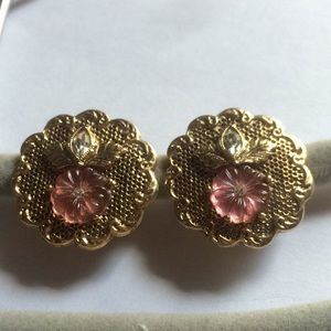 Clip earrings